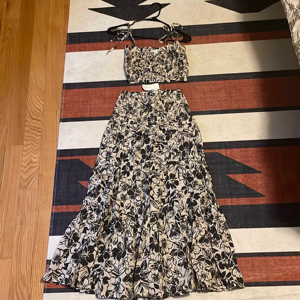 American Eagle two piece floral dress - size XS, never worn